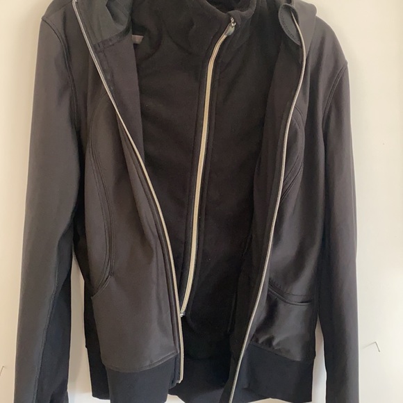 Lululemon size 10 - Picture 3 of 6